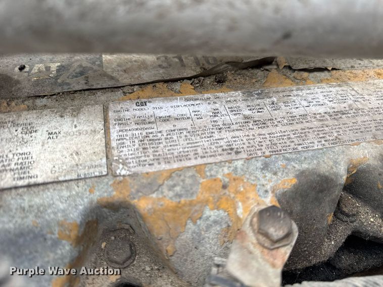 image for item DH9241 1994 GMC Topkick C6500 truck cab and chassis