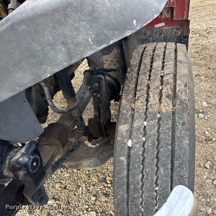 image for item DH9241 1994 GMC Topkick C6500 truck cab and chassis