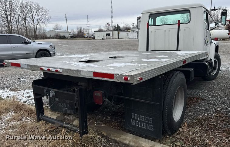image for item DH9511 1988 International  1654 flatbed truck