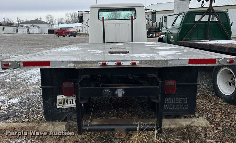 image for item DH9511 1988 International  1654 flatbed truck