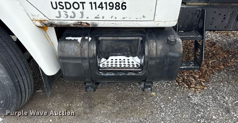 image for item DH9511 1988 International  1654 flatbed truck