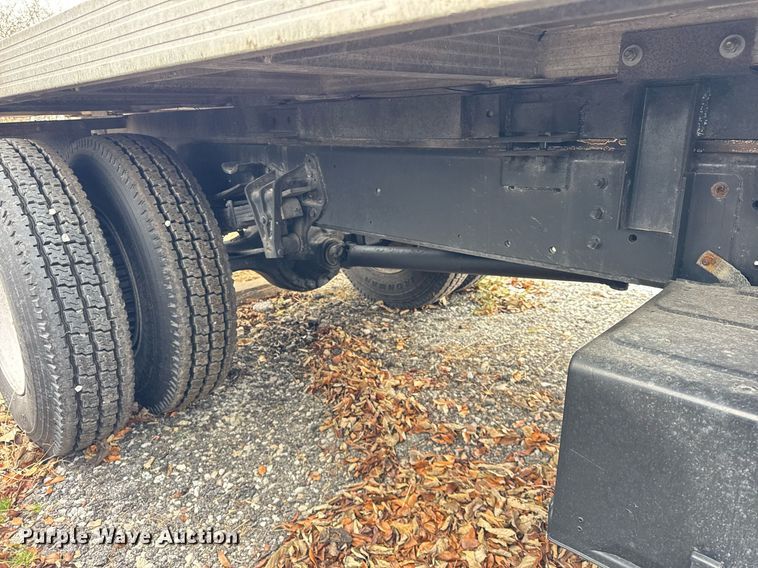 image for item DH9511 1988 International  1654 flatbed truck