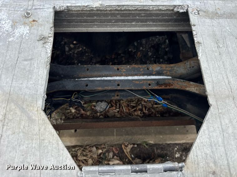 image for item DH9511 1988 International  1654 flatbed truck