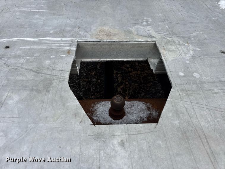 image for item DH9511 1988 International  1654 flatbed truck