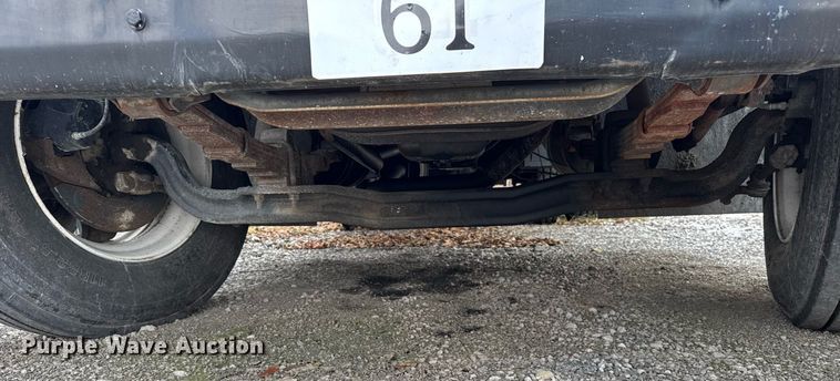 image for item DH9511 1988 International  1654 flatbed truck