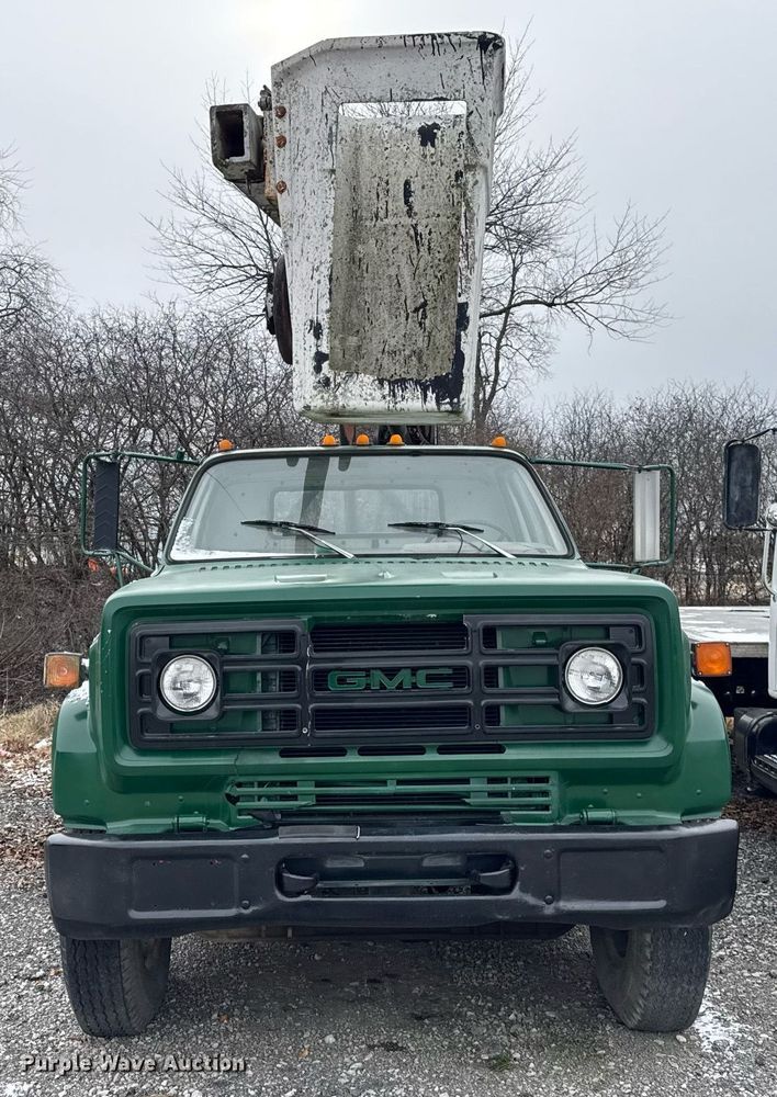 image for item DH9515 1981 GMC C7000 crane truck