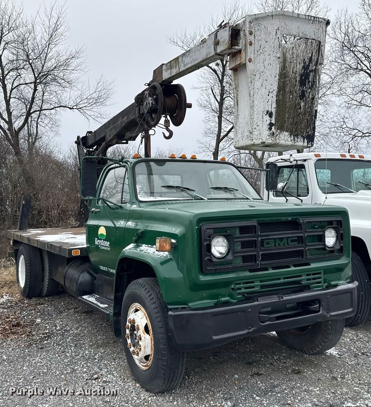 image for item DH9515 1981 GMC C7000 crane truck