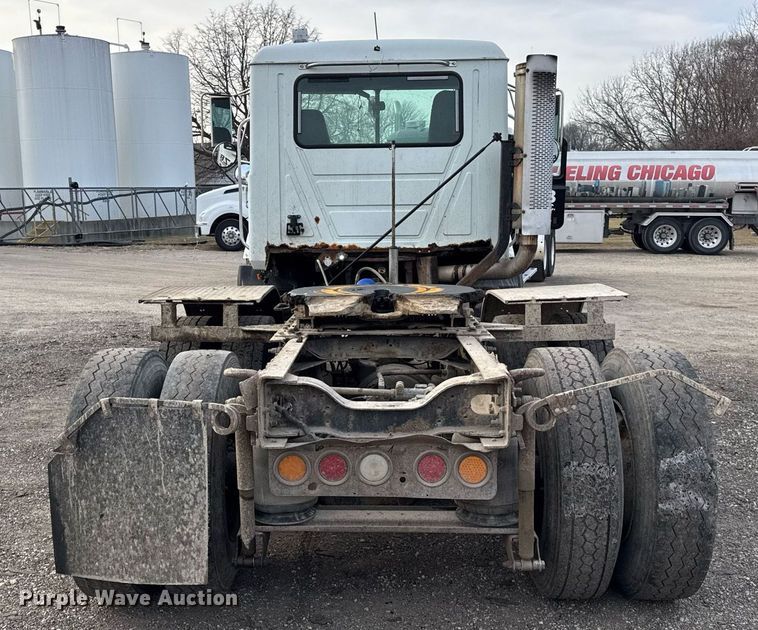 image for item DH9748 1999 Mack CH613 semi truck