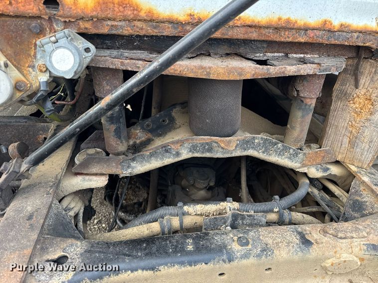 image for item DH9748 1999 Mack CH613 semi truck