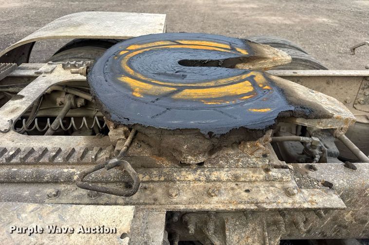 image for item DH9748 1999 Mack CH613 semi truck