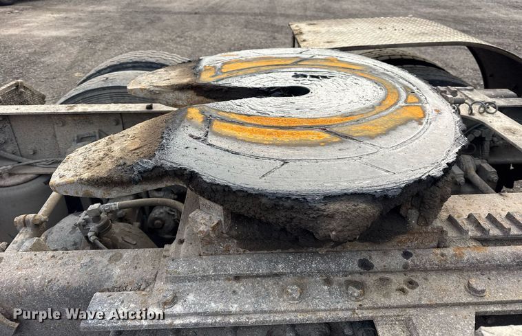 image for item DH9748 1999 Mack CH613 semi truck