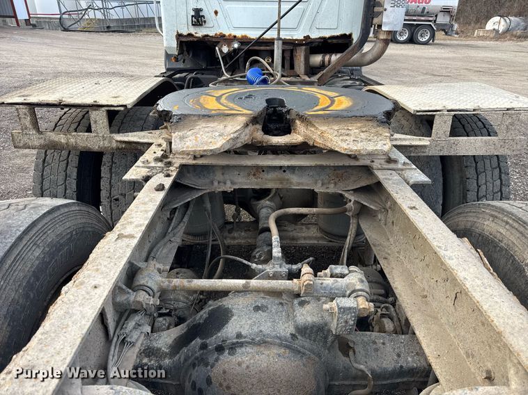 image for item DH9748 1999 Mack CH613 semi truck