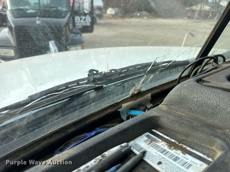 image for item DH9748 1999 Mack CH613 semi truck