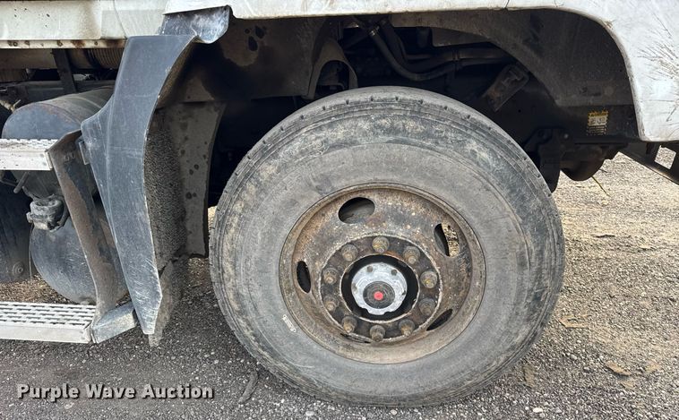 image for item DH9748 1999 Mack CH613 semi truck