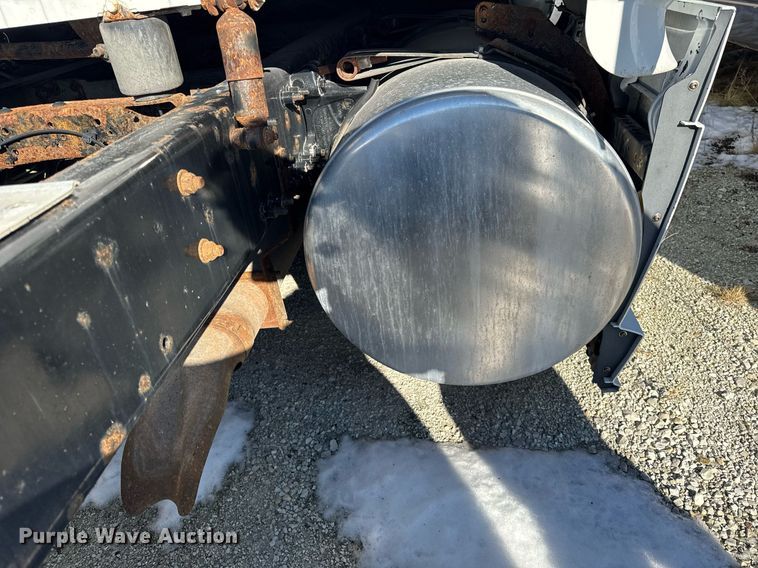 image for item DH9763 2014 Freightliner Cascadia semi truck