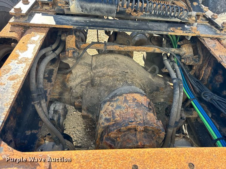 image for item DH9763 2014 Freightliner Cascadia semi truck