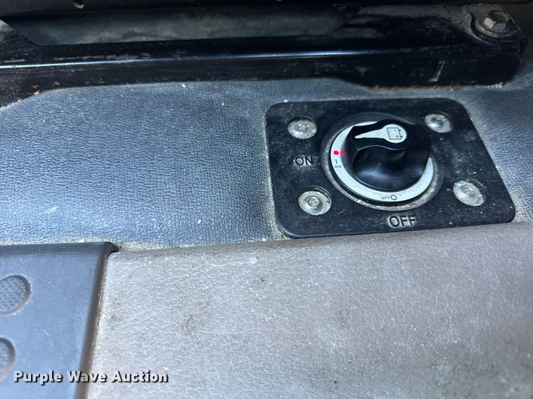 image for item DH9763 2014 Freightliner Cascadia semi truck