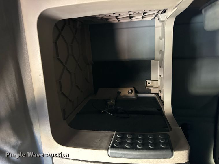 image for item DH9763 2014 Freightliner Cascadia semi truck