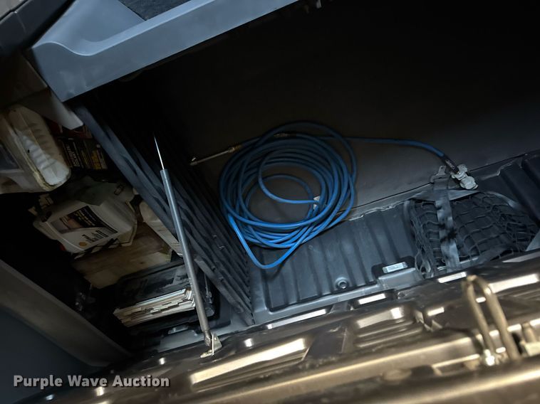 image for item DH9763 2014 Freightliner Cascadia semi truck