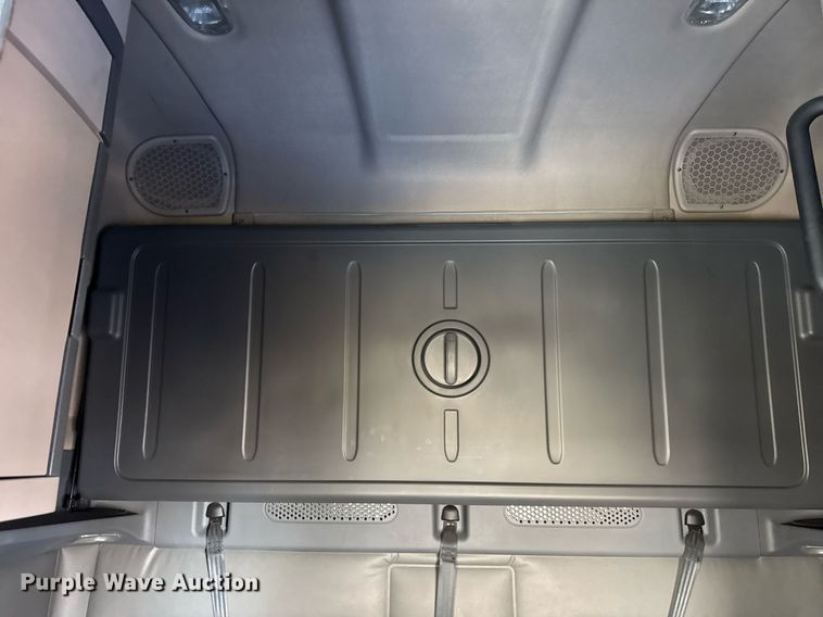 image for item DH9763 2014 Freightliner Cascadia semi truck