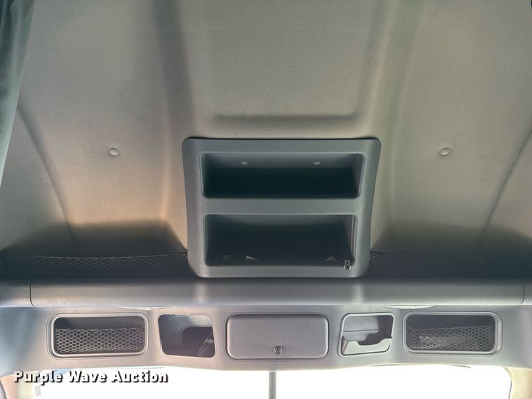 image for item DH9763 2014 Freightliner Cascadia semi truck