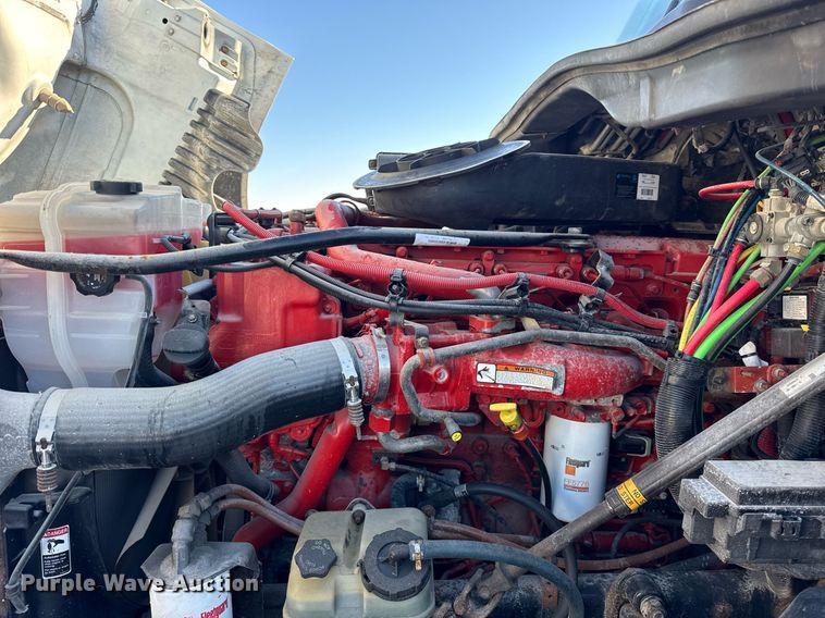 image for item DH9763 2014 Freightliner Cascadia semi truck