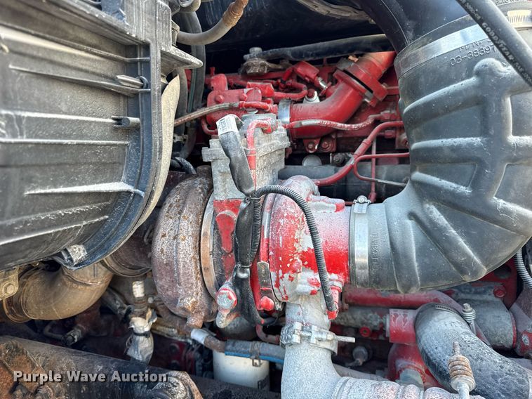 image for item DH9763 2014 Freightliner Cascadia semi truck