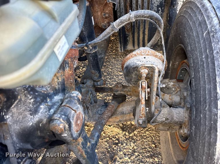 image for item DH9763 2014 Freightliner Cascadia semi truck