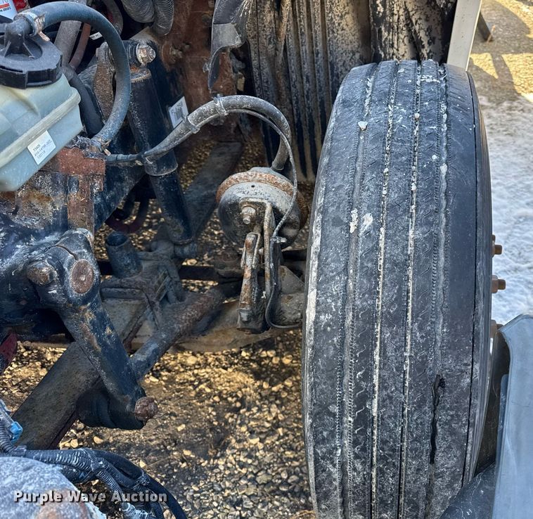 image for item DH9763 2014 Freightliner Cascadia semi truck