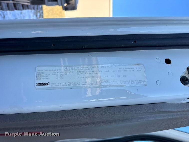 image for item DH9763 2014 Freightliner Cascadia semi truck