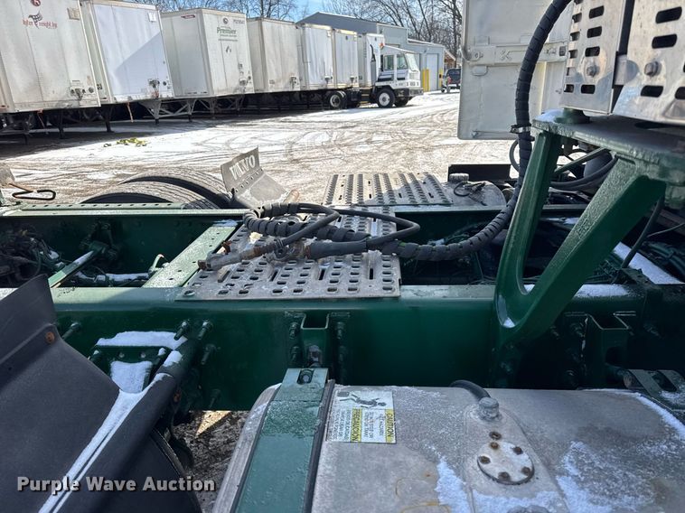 image for item DH9776 2012 Volvo VN Series semi truck