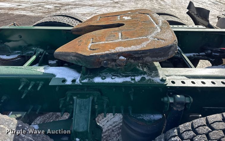 image for item DH9776 2012 Volvo VN Series semi truck