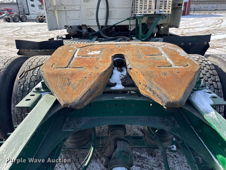 image for item DH9776 2012 Volvo VN Series semi truck