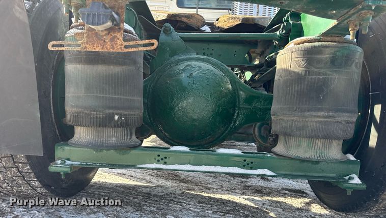 image for item DH9776 2012 Volvo VN Series semi truck