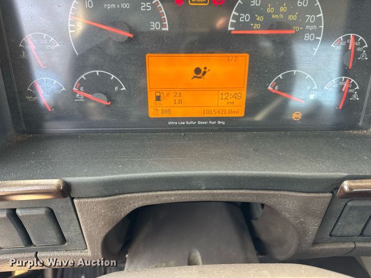 image for item DH9776 2012 Volvo VN Series semi truck