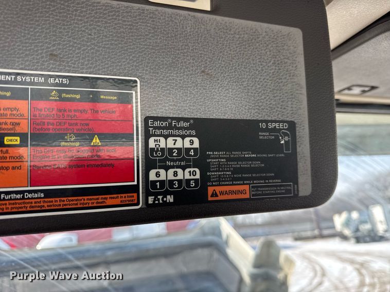 image for item DH9776 2012 Volvo VN Series semi truck