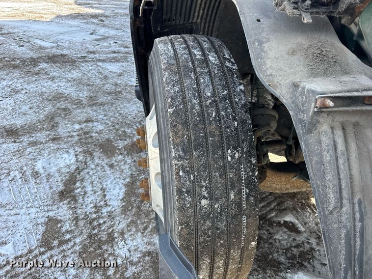 image for item DH9776 2012 Volvo VN Series semi truck