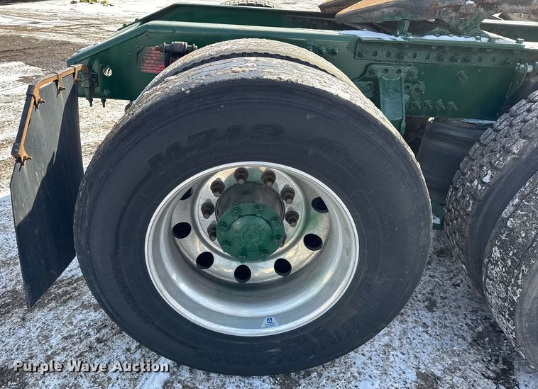 image for item DH9776 2012 Volvo VN Series semi truck