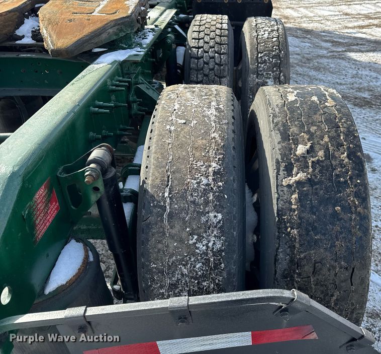 image for item DH9776 2012 Volvo VN Series semi truck