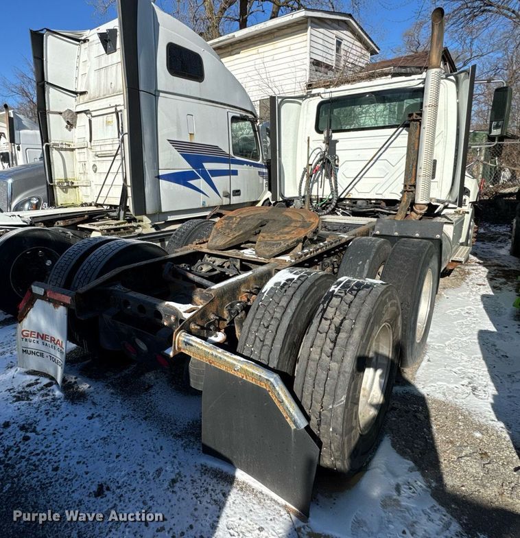 image for item DH9778 2014 International ProStar Plus 122 semi truck