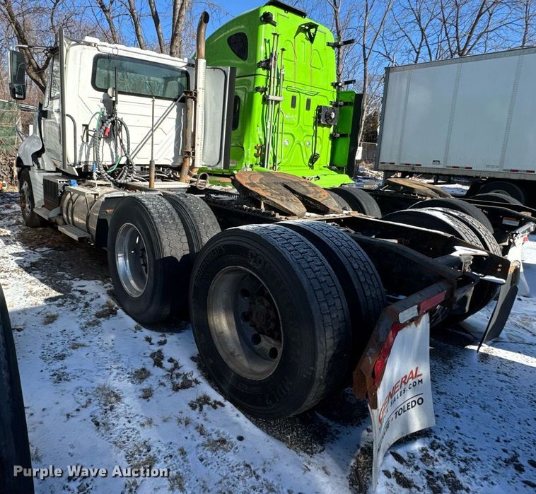 image for item DH9778 2014 International ProStar Plus 122 semi truck