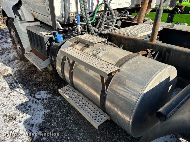 image for item DH9778 2014 International ProStar Plus 122 semi truck