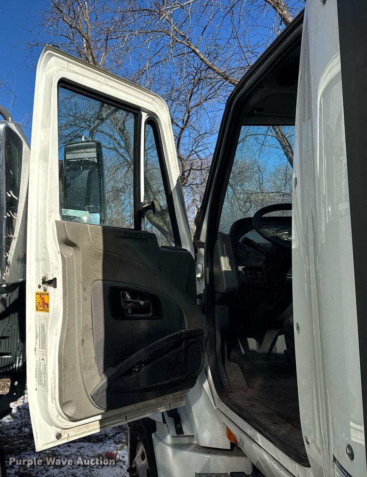 image for item DH9778 2014 International ProStar Plus 122 semi truck