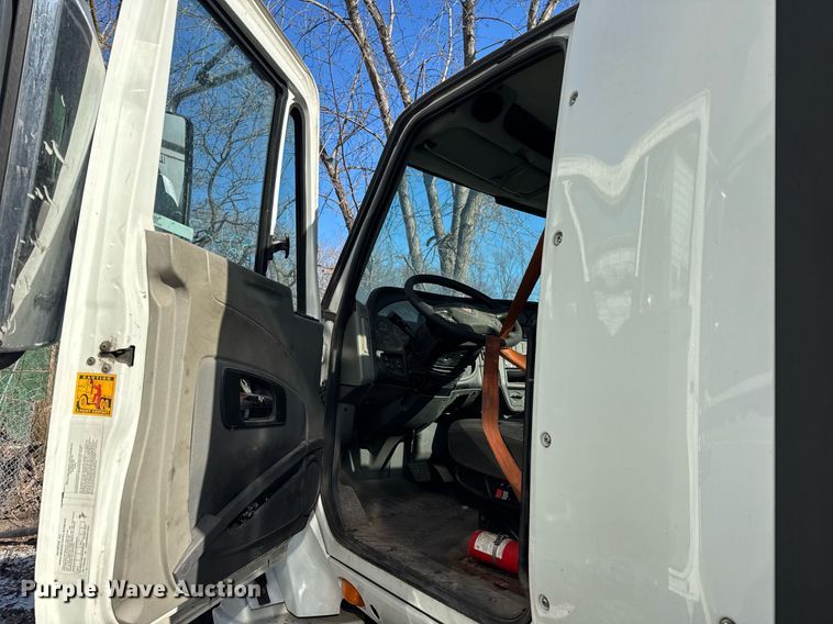 image for item DH9778 2014 International ProStar Plus 122 semi truck
