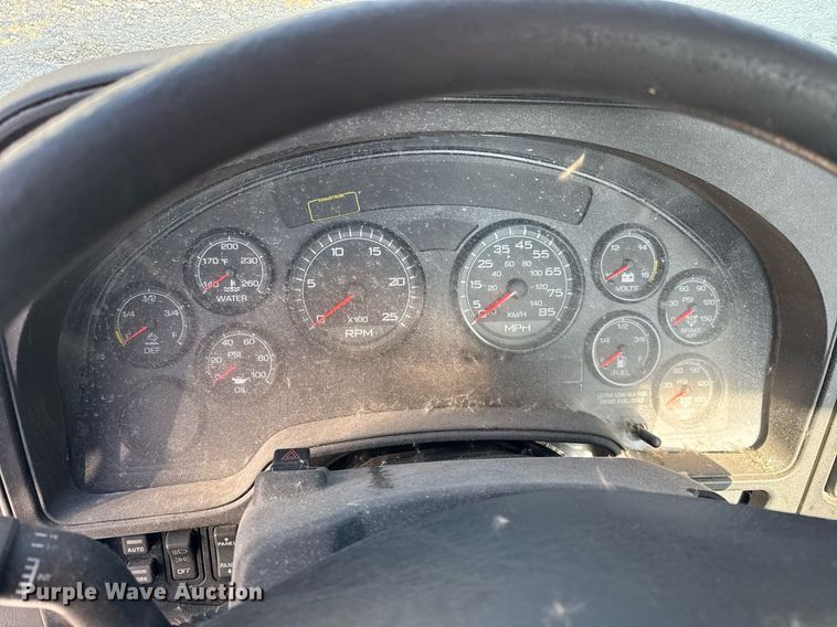 image for item DH9778 2014 International ProStar Plus 122 semi truck