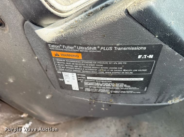 image for item DH9778 2014 International ProStar Plus 122 semi truck