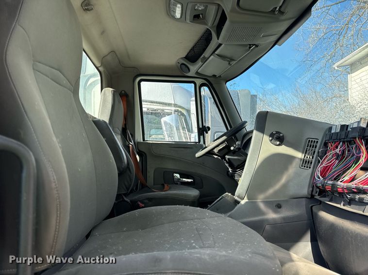 image for item DH9778 2014 International ProStar Plus 122 semi truck