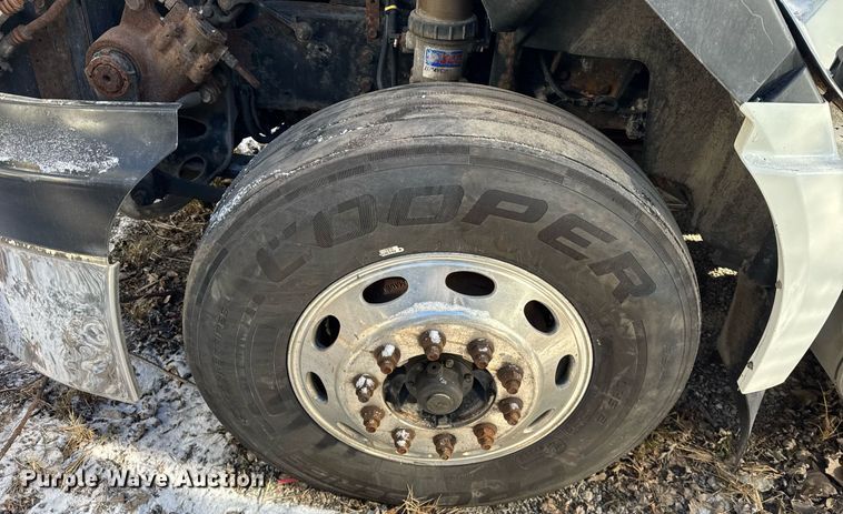 image for item DH9778 2014 International ProStar Plus 122 semi truck