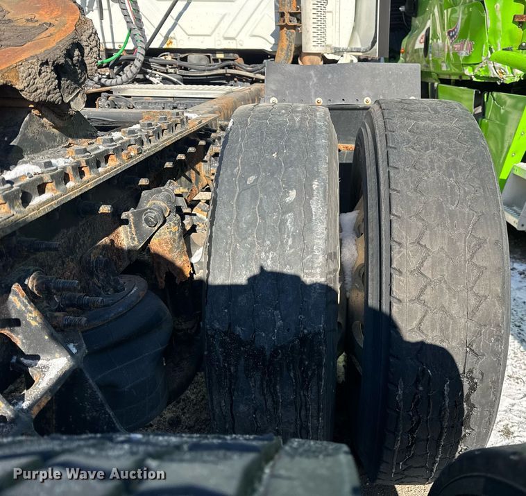 image for item DH9778 2014 International ProStar Plus 122 semi truck