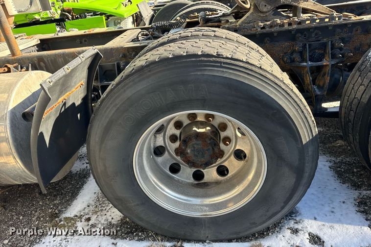 image for item DH9778 2014 International ProStar Plus 122 semi truck